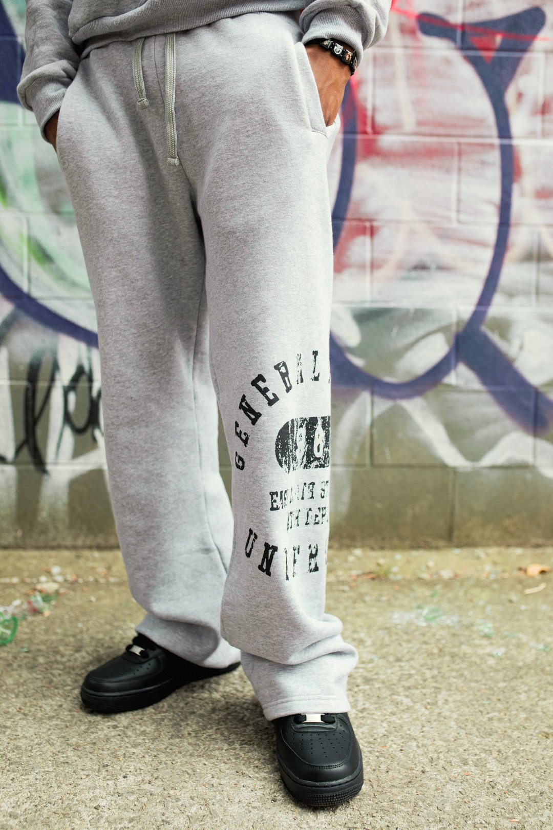 UNIVERSITY SWEATS