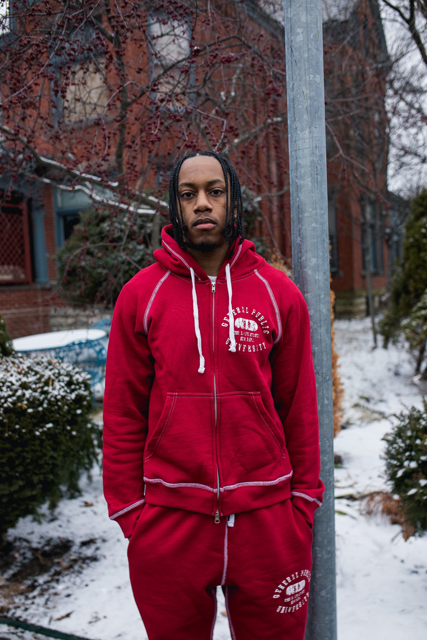 UNIVERSITY CROSS STITCH ZIPUP “RED”